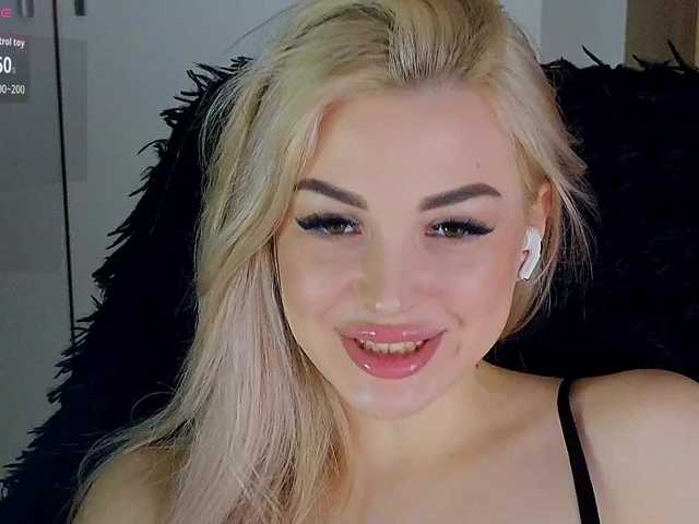 MilanaOmgReal's BongaCams show and profile