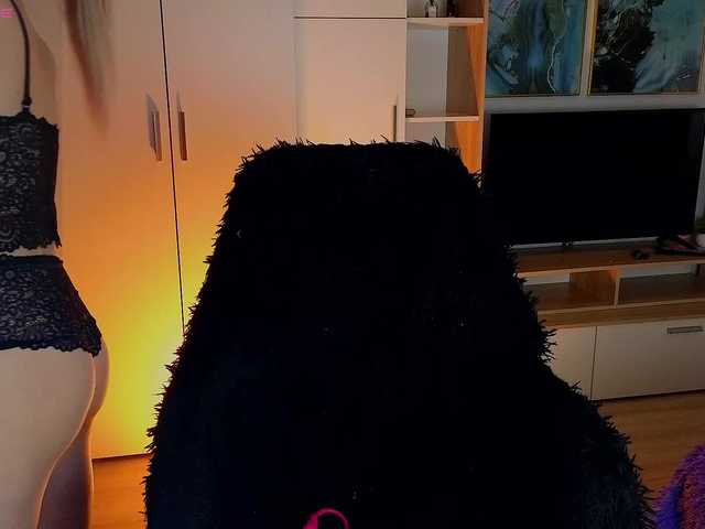 MilanaOmgReal's BongaCams show and profile