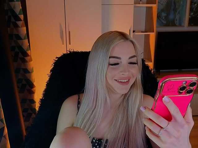 MilanaOmgReal's BongaCams show and profile