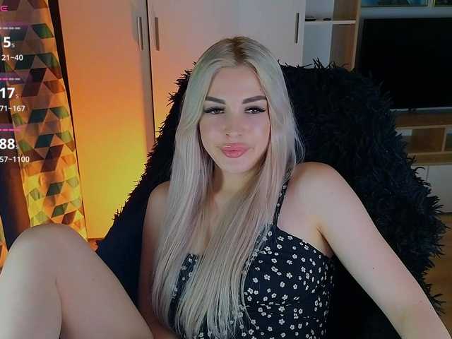 MilanaOmgReal webcam