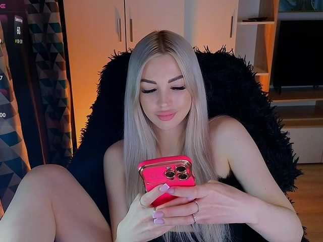 MilanaOmgReal's BongaCams show and profile