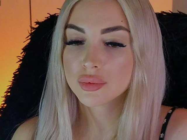 MilanaOmgReal's BongaCams show and profile