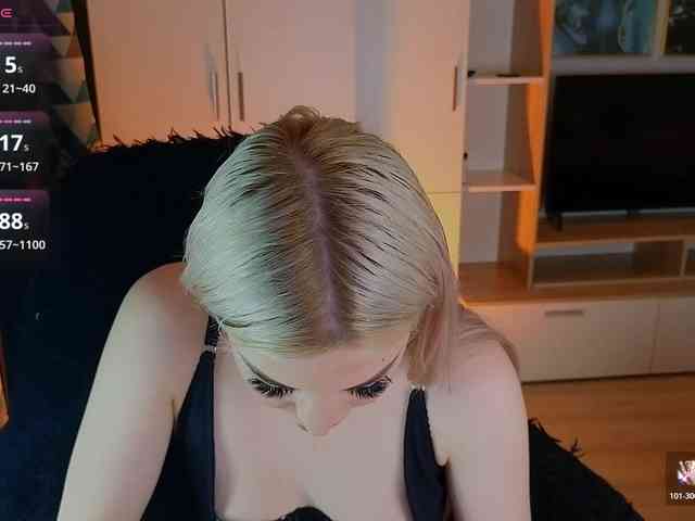 MilanaOmgReal webcam