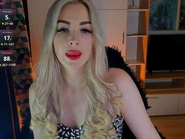 MilanaOmgReal webcam