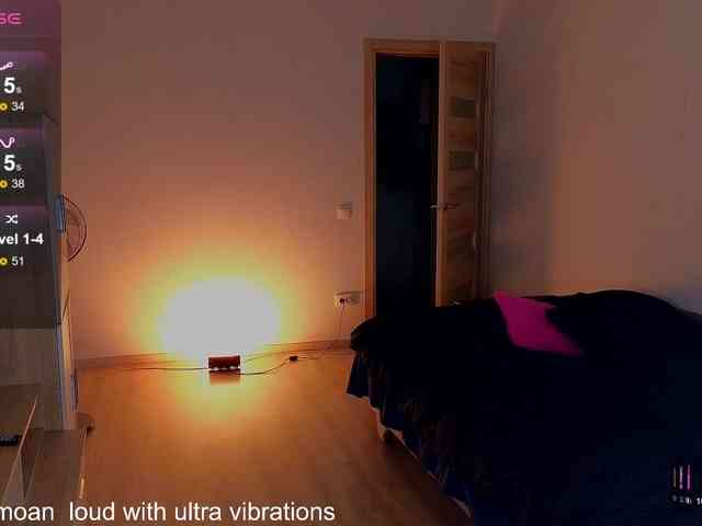 MilanaOmgReal webcam