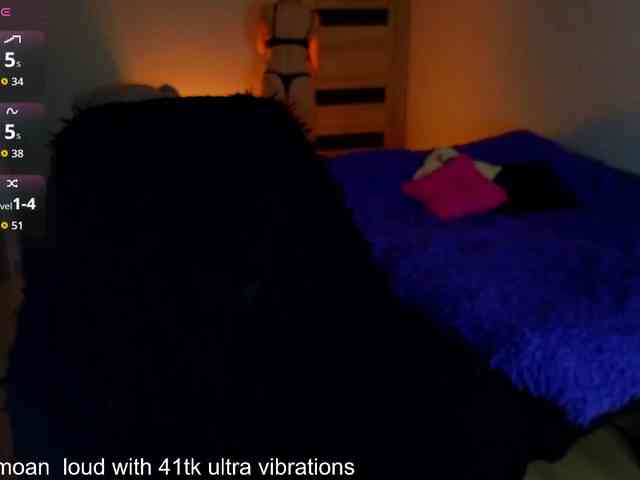 MilanaOmgReal webcam