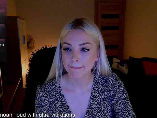 MilanaOmgReal webcam