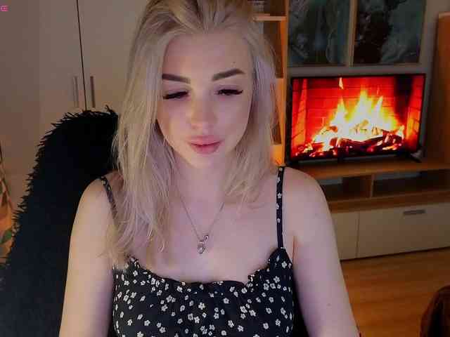 MilanaOmgReal webcam