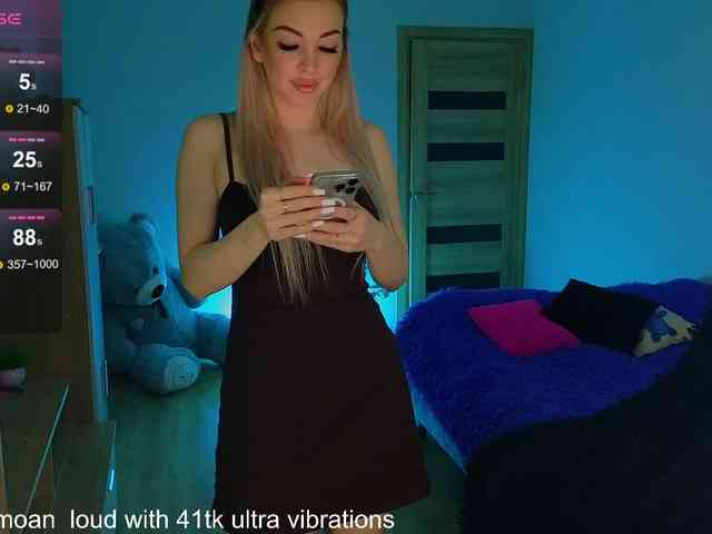 MilanaOmgReal webcam