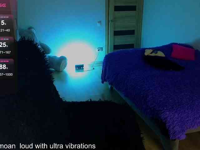 MilanaOmgReal webcam