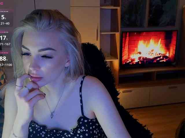 MilanaOmgReal webcam