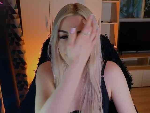 MilanaOmgReal webcam