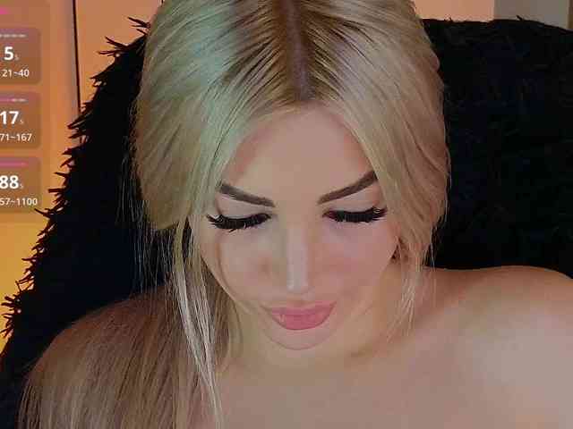 MilanaOmgReal webcam