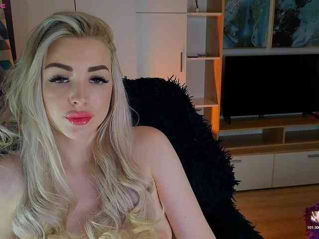 MilanaOmgReal webcam