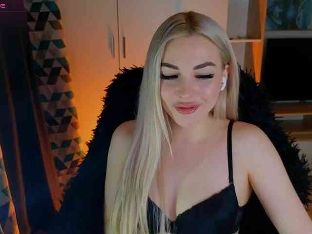 MilanaOmgReal webcam