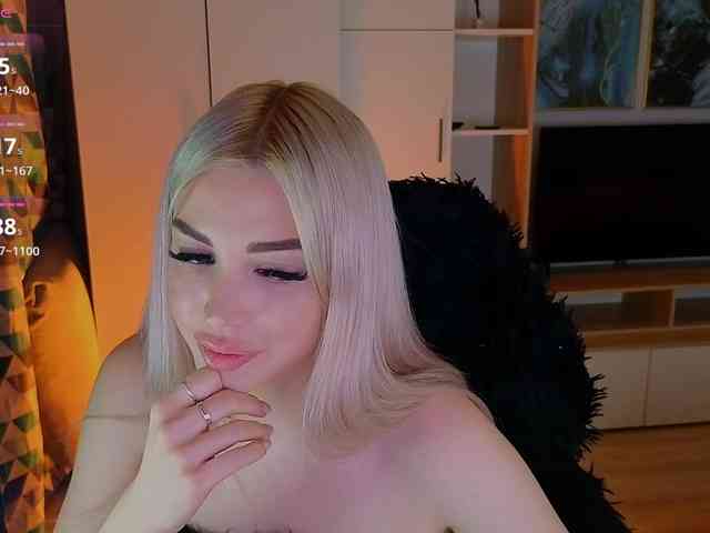 MilanaOmgReal webcam