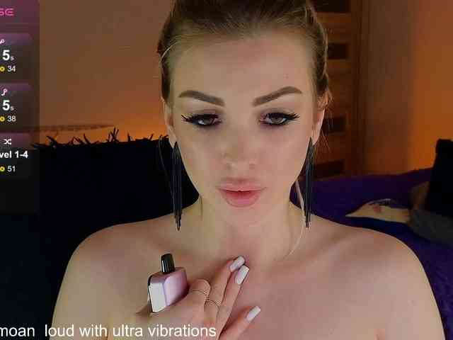 MilanaOmgReal webcam