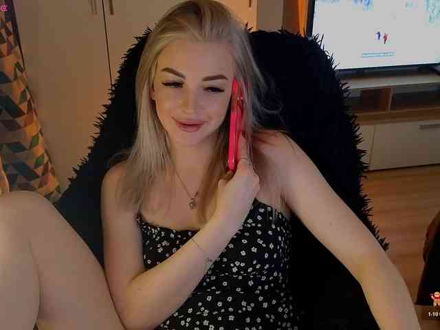 MilanaOmgReal webcam