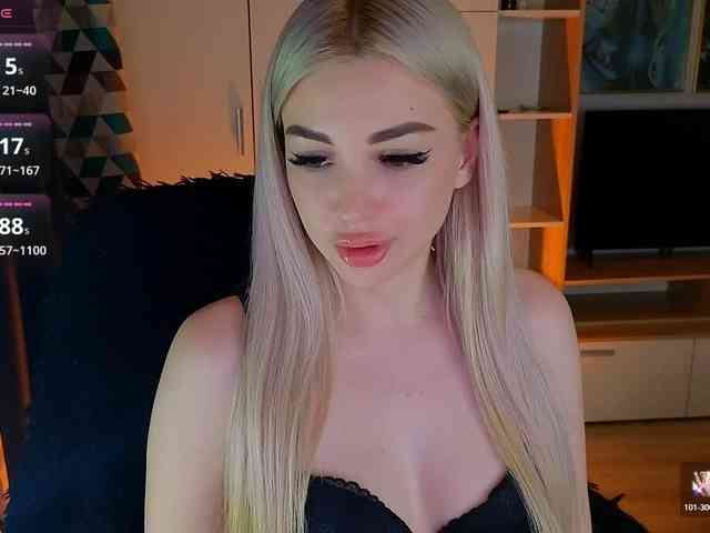 MilanaOmgReal webcam