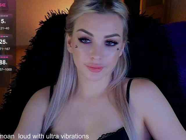 MilanaOmgReal webcam