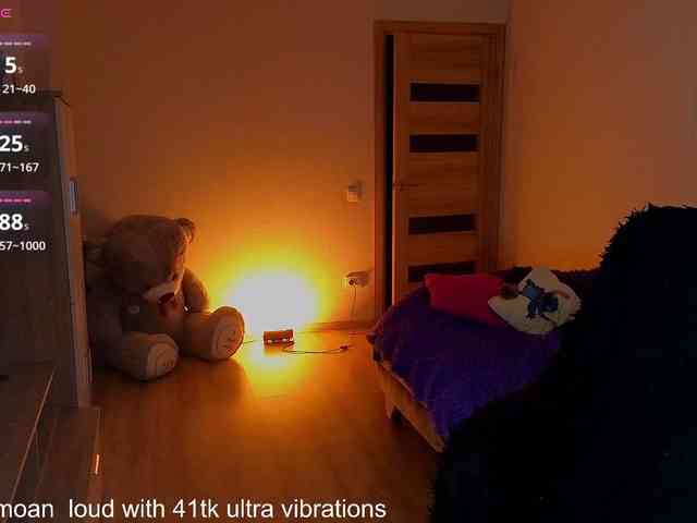 MilanaOmgReal webcam