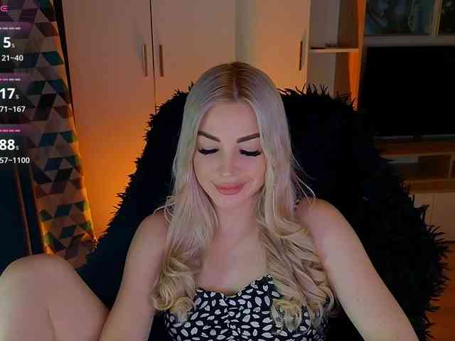 MilanaOmgReal webcam