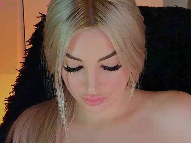 MilanaOmgReal webcam