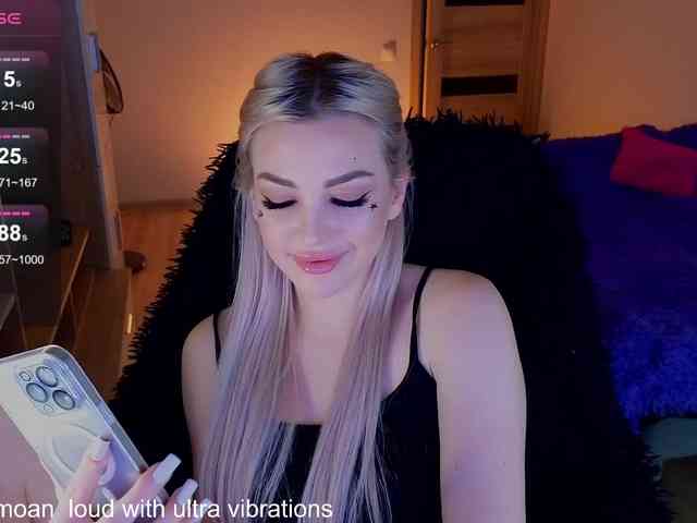 MilanaOmgReal webcam