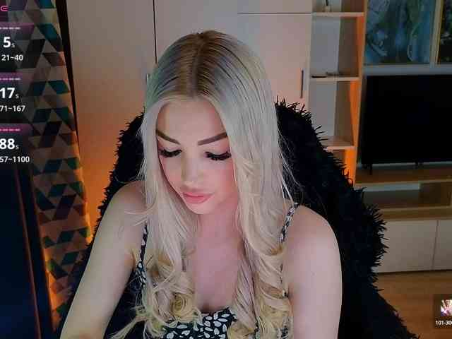 MilanaOmgReal webcam