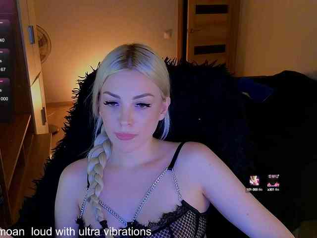 MilanaOmgReal webcam