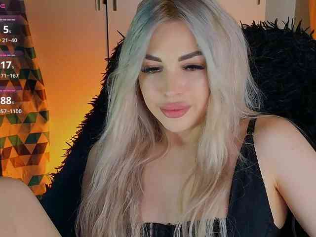 MilanaOmgReal webcam