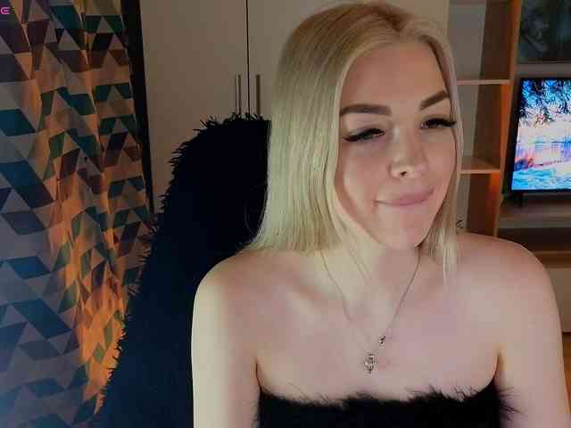 MilanaOmgReal webcam