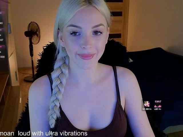 MilanaOmgReal webcam