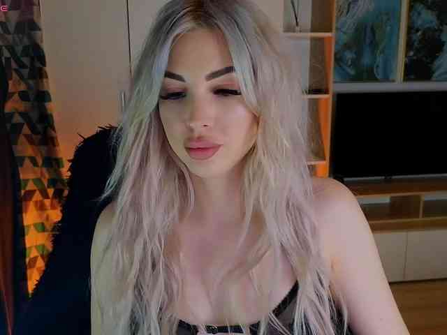 MilanaOmgReal Live Webcam on BongaCams