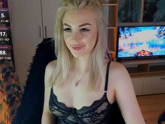 MilanaOmgReal webcam