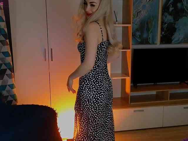 MilanaOmgReal webcam