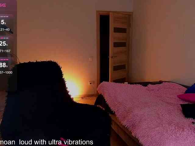 MilanaOmgReal webcam