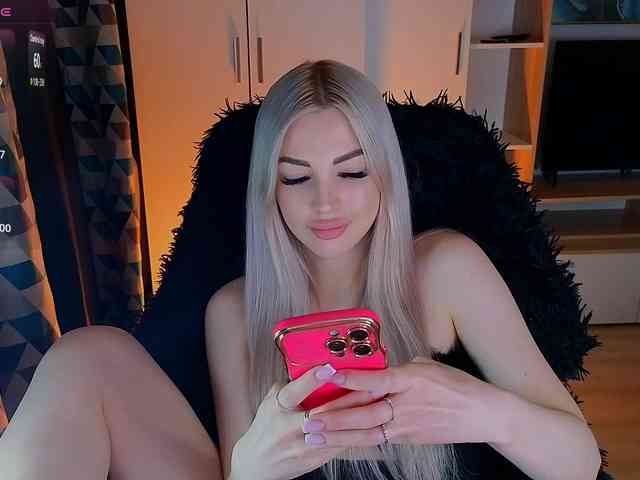 MilanaOmgReal webcam