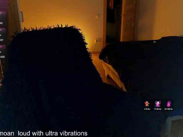 MilanaOmgReal webcam