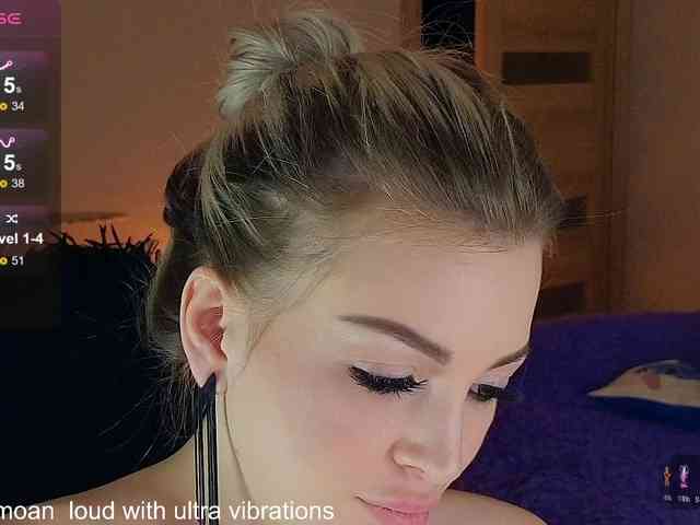 MilanaOmgReal webcam