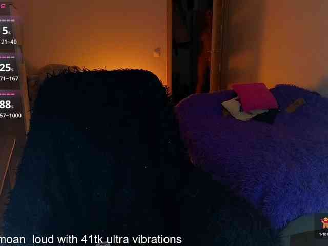 MilanaOmgReal webcam