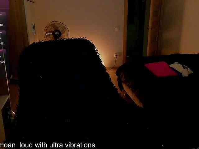 MilanaOmgReal webcam
