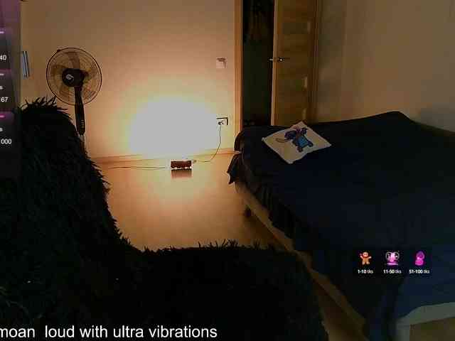 MilanaOmgReal webcam