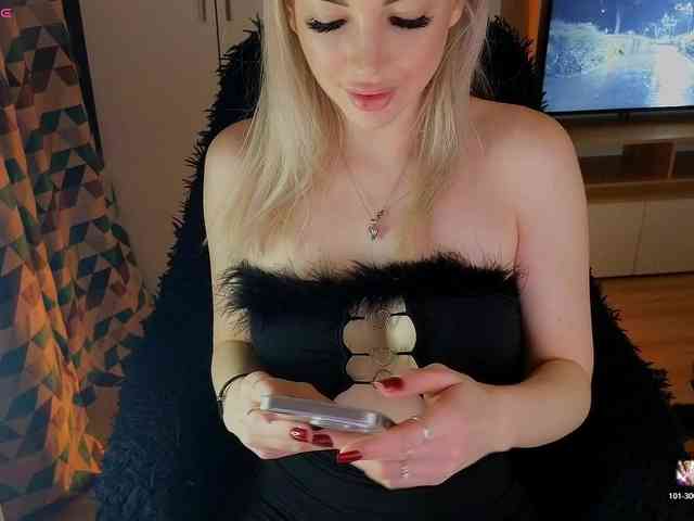 MilanaOmgReal webcam