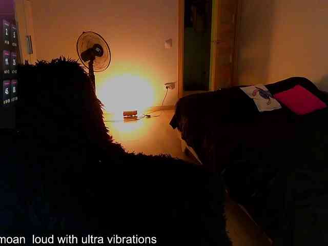 MilanaOmgReal webcam