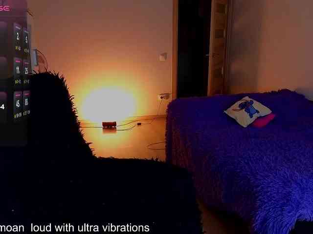 MilanaOmgReal webcam