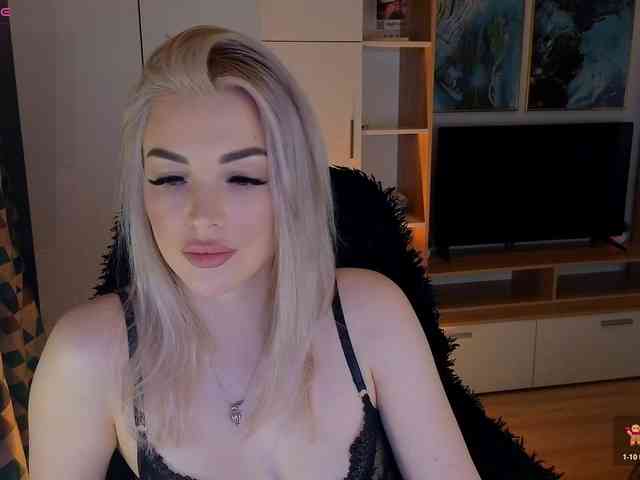 MilanaOmgReal webcam