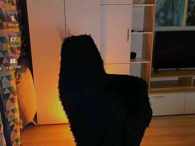 MilanaOmgReal webcam