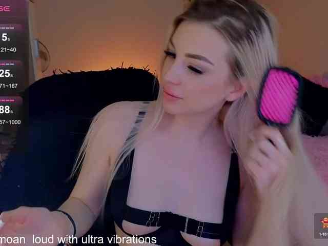 MilanaOmgReal webcam