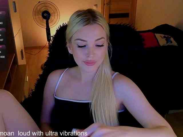 MilanaOmgReal webcam